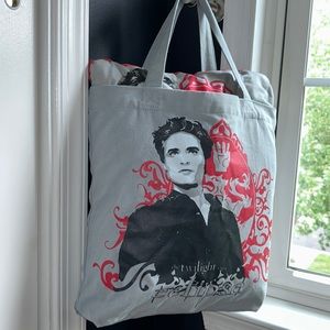 The Twilight Saga Eclipse: Team Edward Tote Bag and Pillow